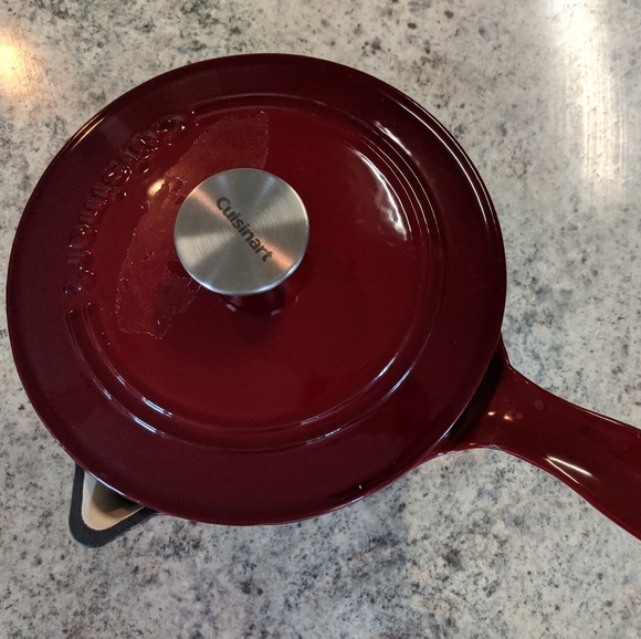 SOLD Cuisinart 2-Quart Saucepan in Cardinal Red - Picture 2 of 4